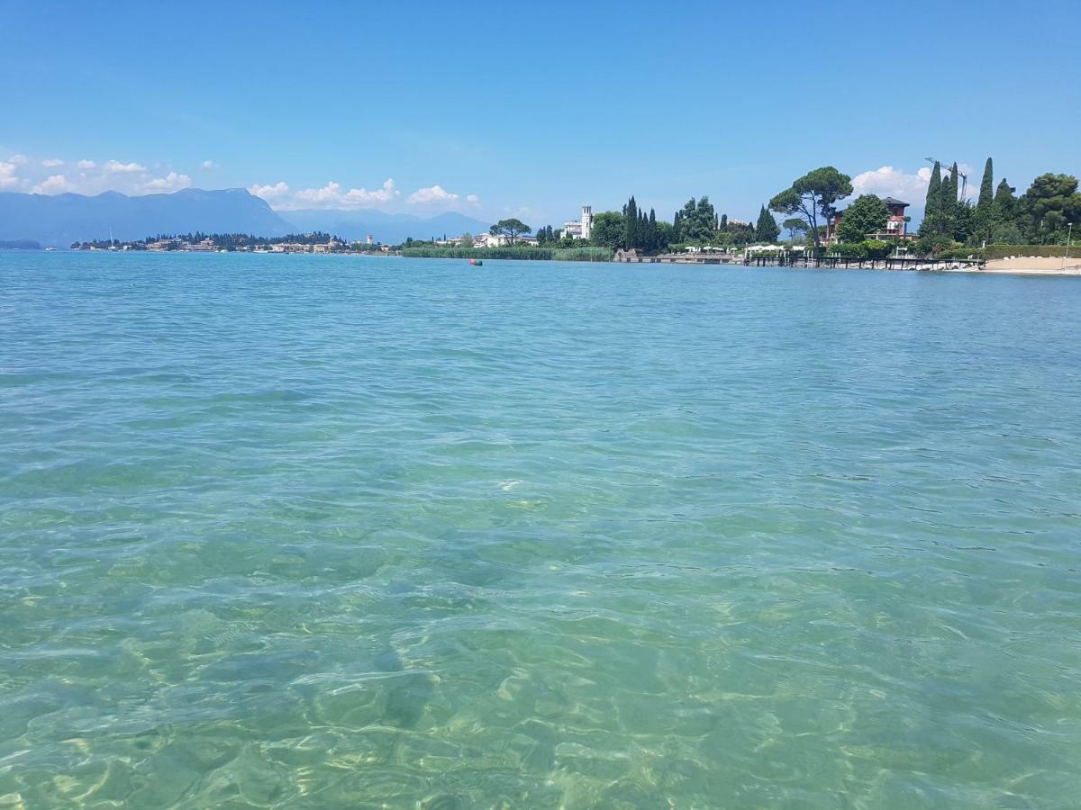 Sky Fort Garda View Сірміоне Екстер'єр фото
