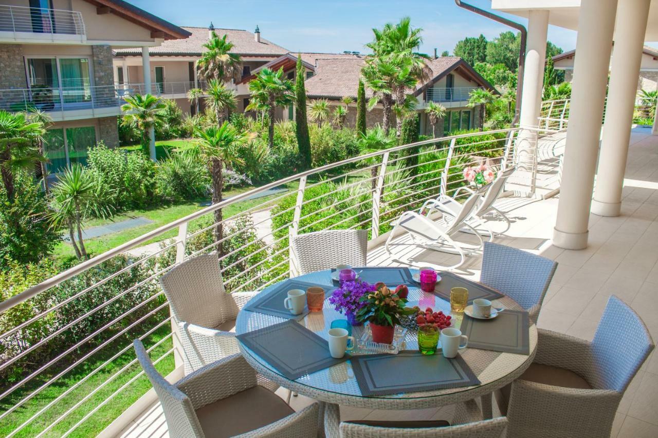 Sky Fort Garda View Сірміоне Екстер'єр фото